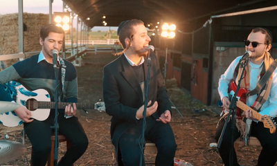 צפו ביענקי היל במחרוזת מלהיטי חנן בן ארי