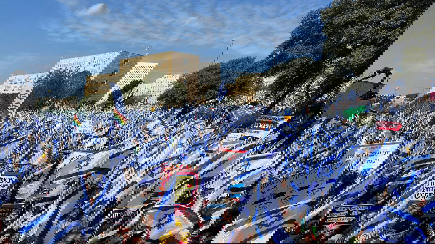 ראשי האופוזיציה נאמו בהפגנת השמאל: "אין הידברות על פסקת ההתגברות"