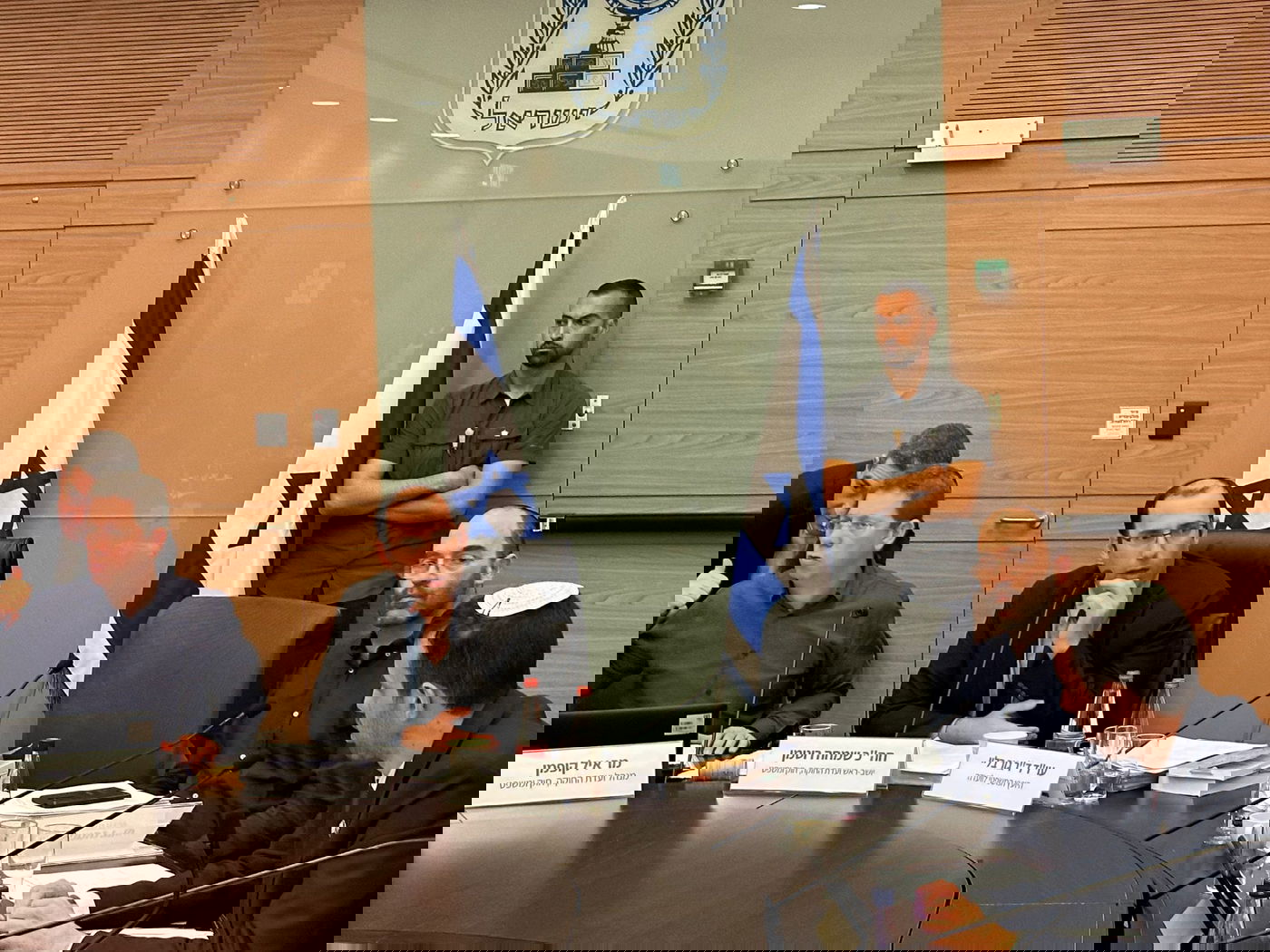 המאבטח מאחורי ח"כ שמחה רוטמן