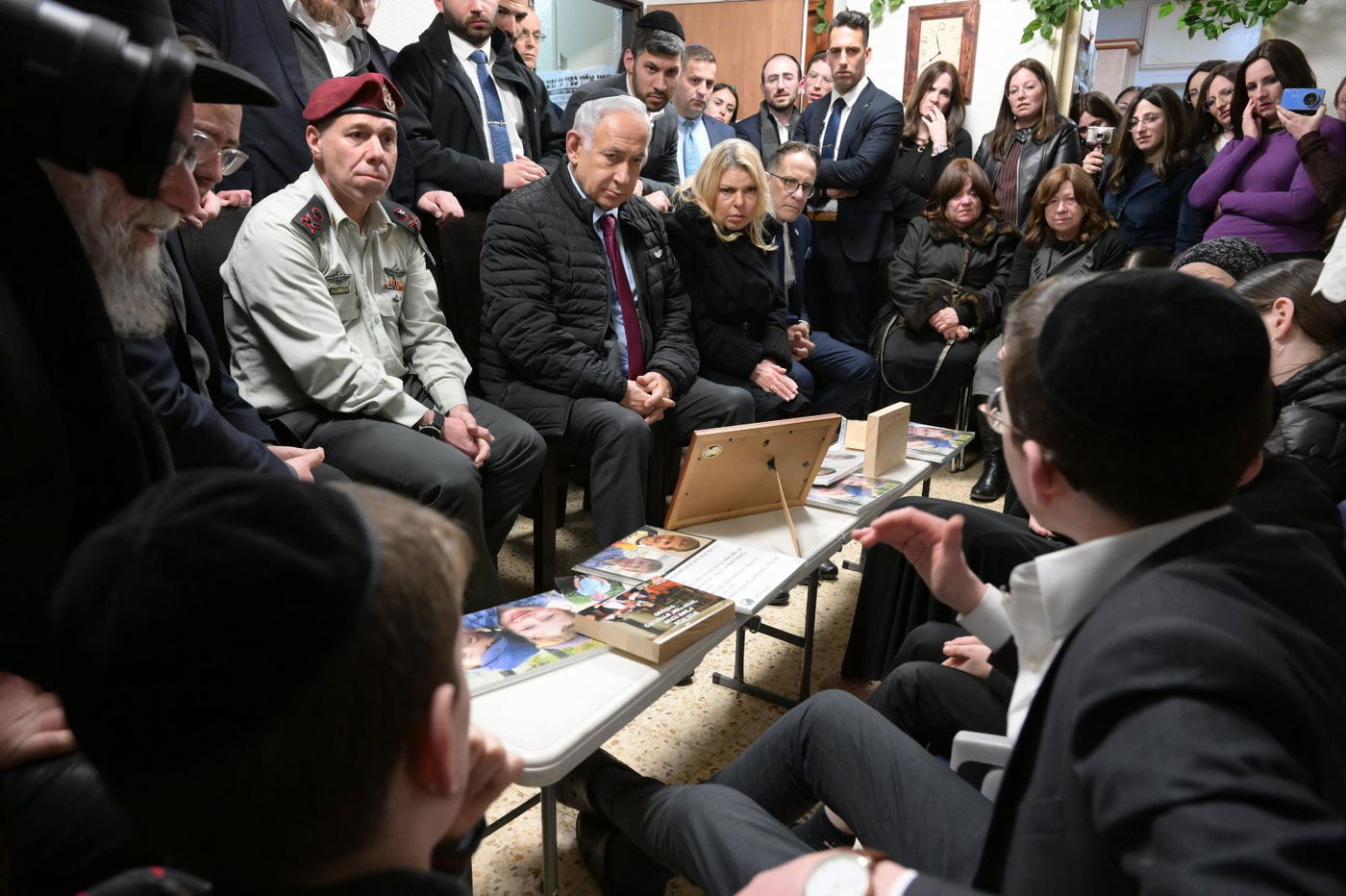 נתניהו, היום בבית המשפחה