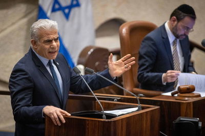 לפיד, היום במליאה