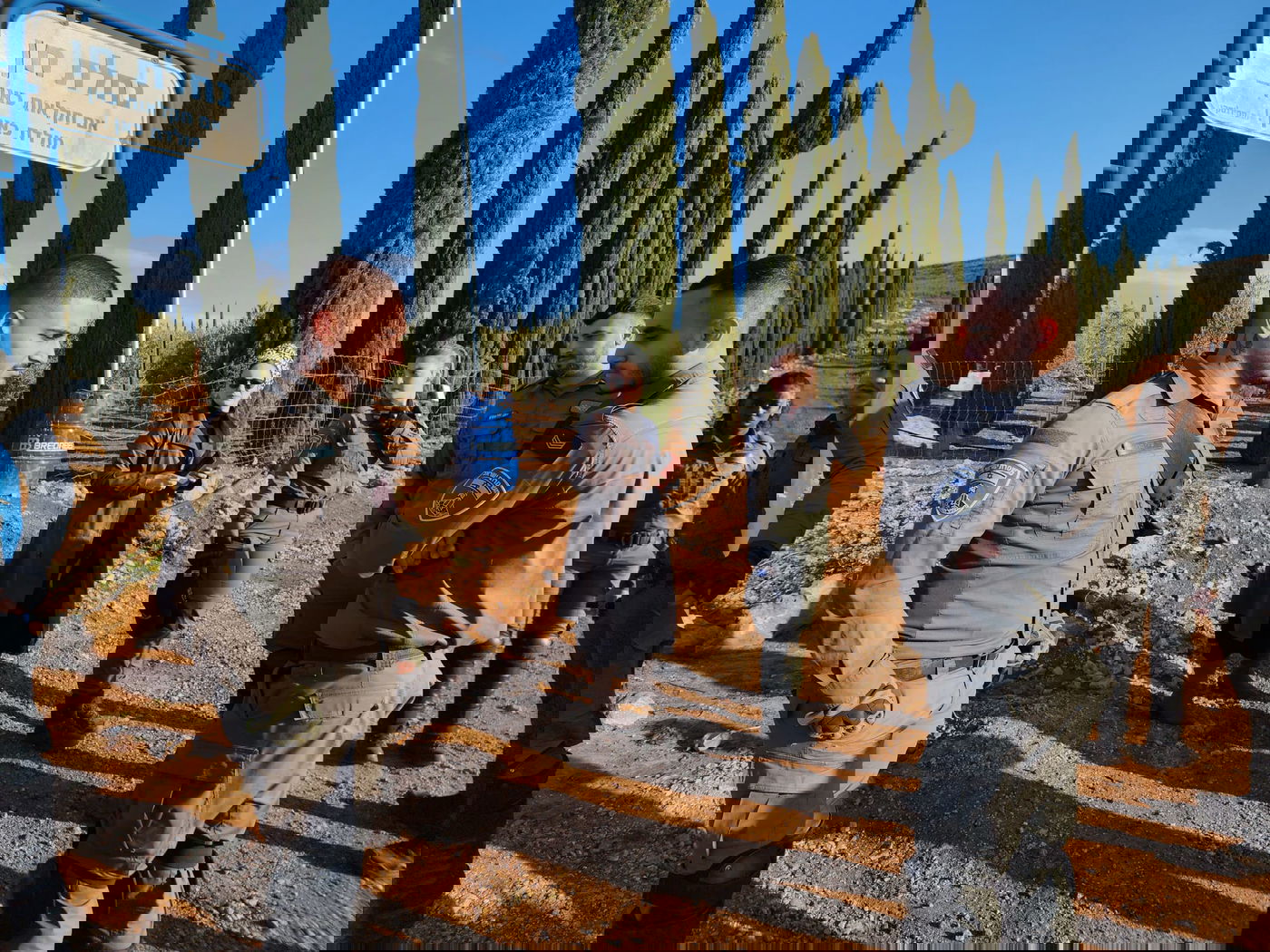 הח"כית חסמה טרקטור והוקפה בטבעת של שוטרים | צפו