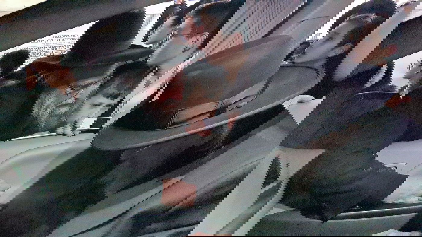 "אני לא יכול לסבול את האסון שלכם": הגרב"מ אזרחי ניחם את משפחת פאלי ופרץ בבכי