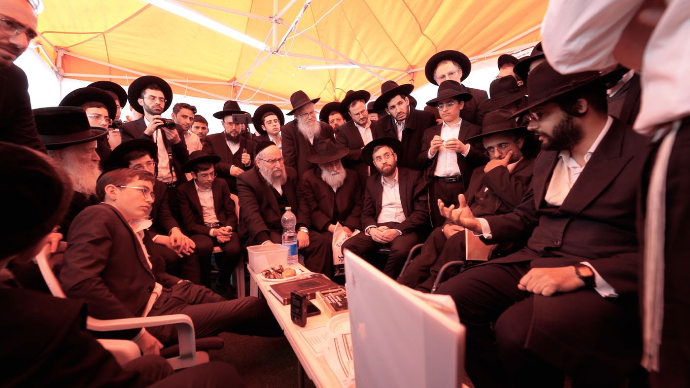 'הינוקא' ניחם את משפחת פאלי וערך תפילה מיוחדת | צפו