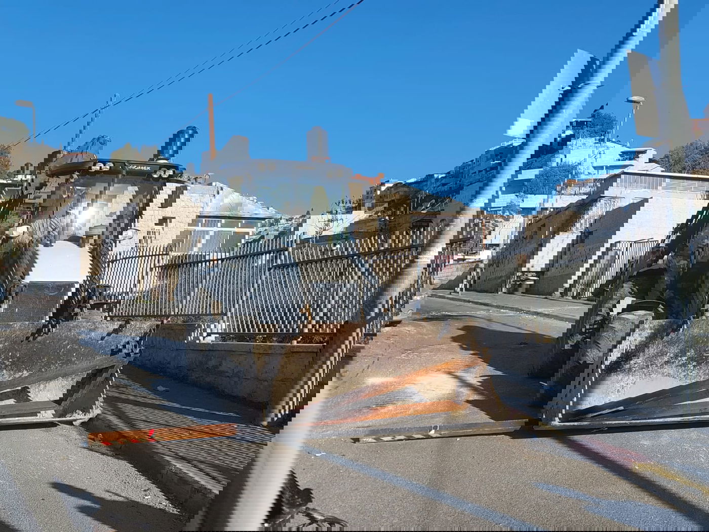 פתיחת צירי התנועה