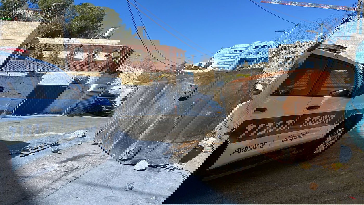 השביתה הערבית במזרח ירושלים; עימותים בין צעירים למבוגרים