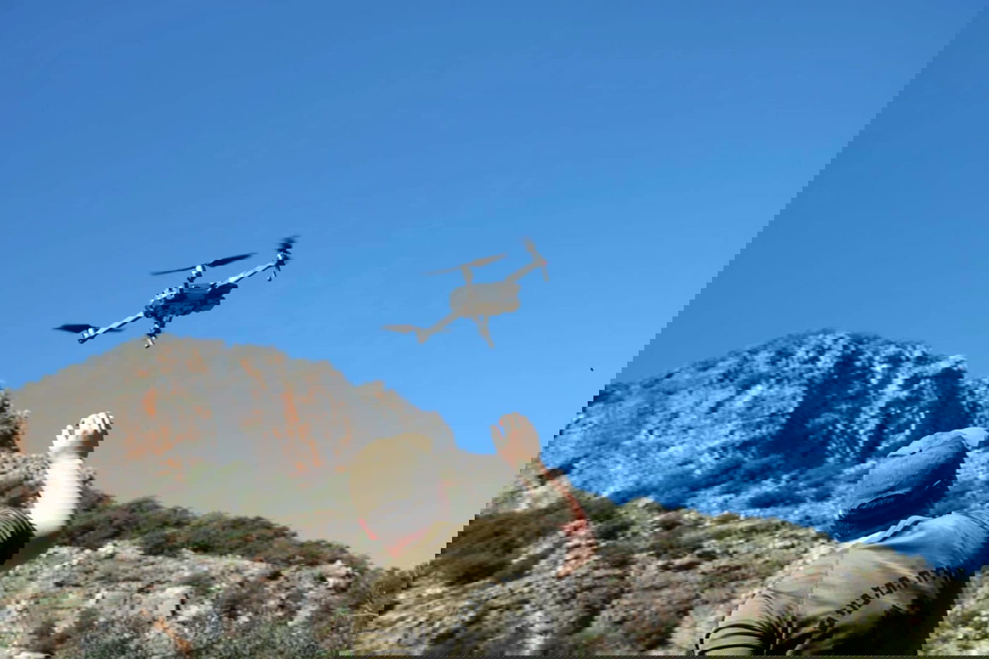 כלבי הרחה ורחפנים: נמשכים החיפושים אחר מוישי קליינרמן ו'נעדרי מירון'