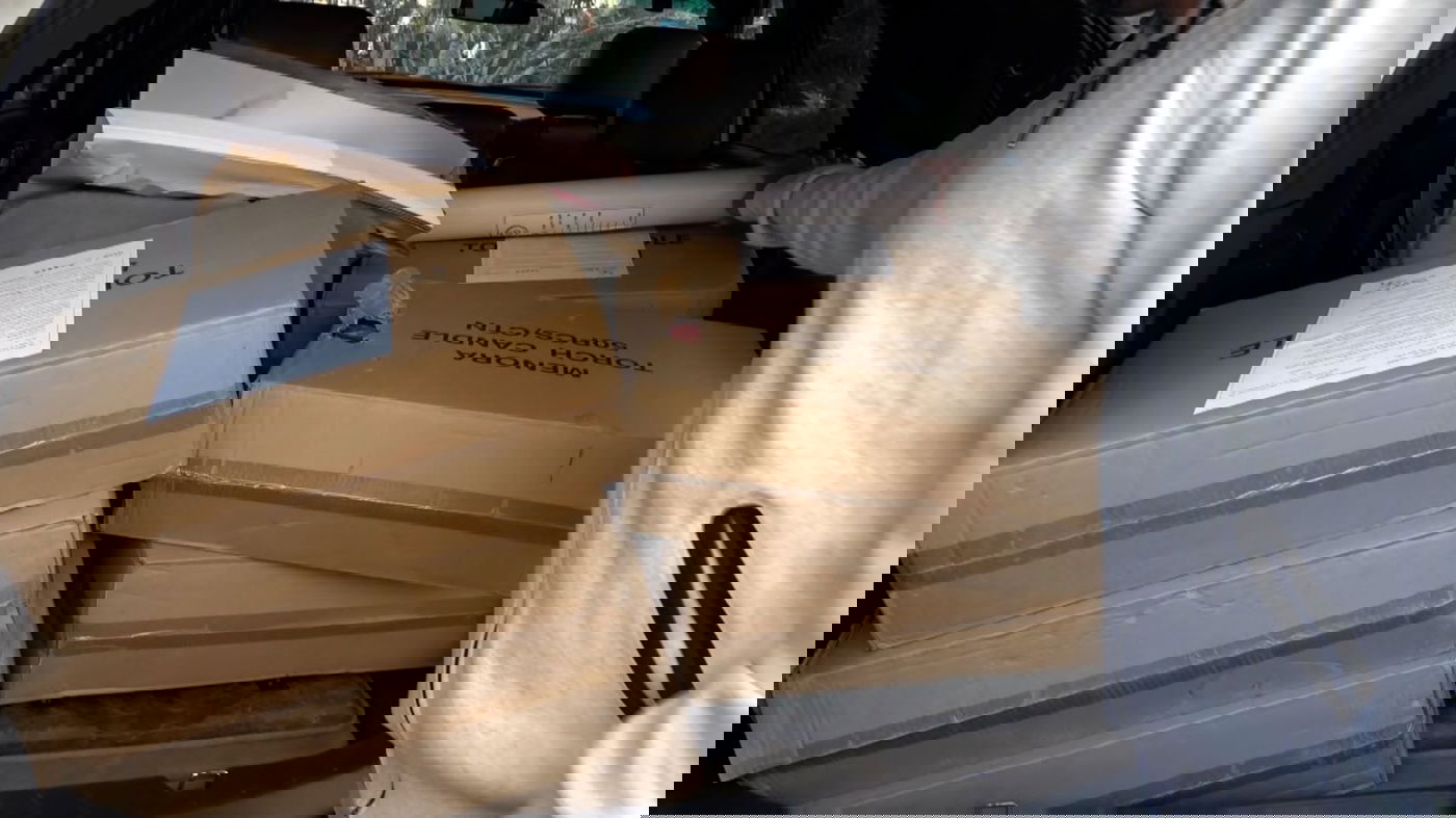 בהפגנת השמאל: מאות לפידים נתפסו ברכבו של מפגין | תיעוד