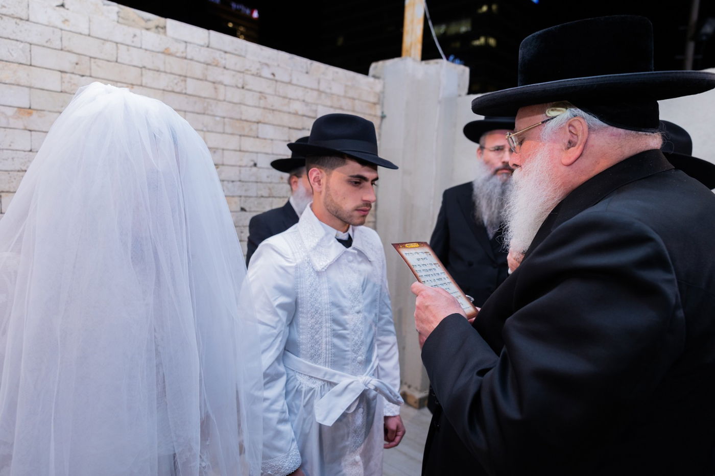 רבנים ואישי ציבור בחתונת ילדיהם של ראשי המוסדות