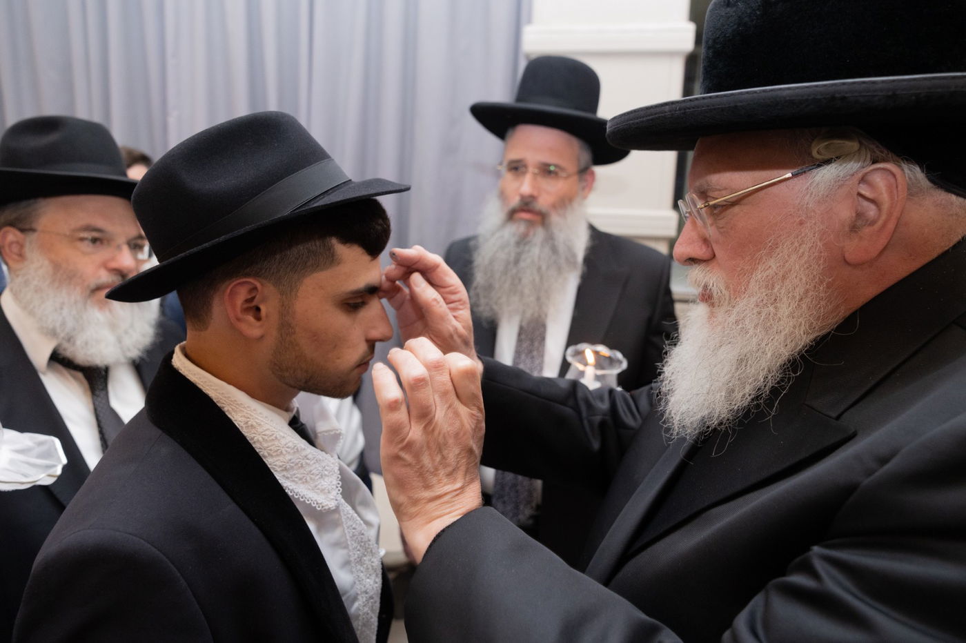 רבנים ואישי ציבור בחתונת ילדיהם של ראשי המוסדות