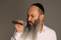 מרדכי בן ראובן בסינגל חיזוק: "שבע יפול צדיק"