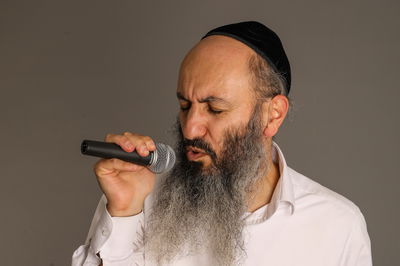 מרדכי בן ראובן בלחן רוק חדש לפיוט: "אל גליל"