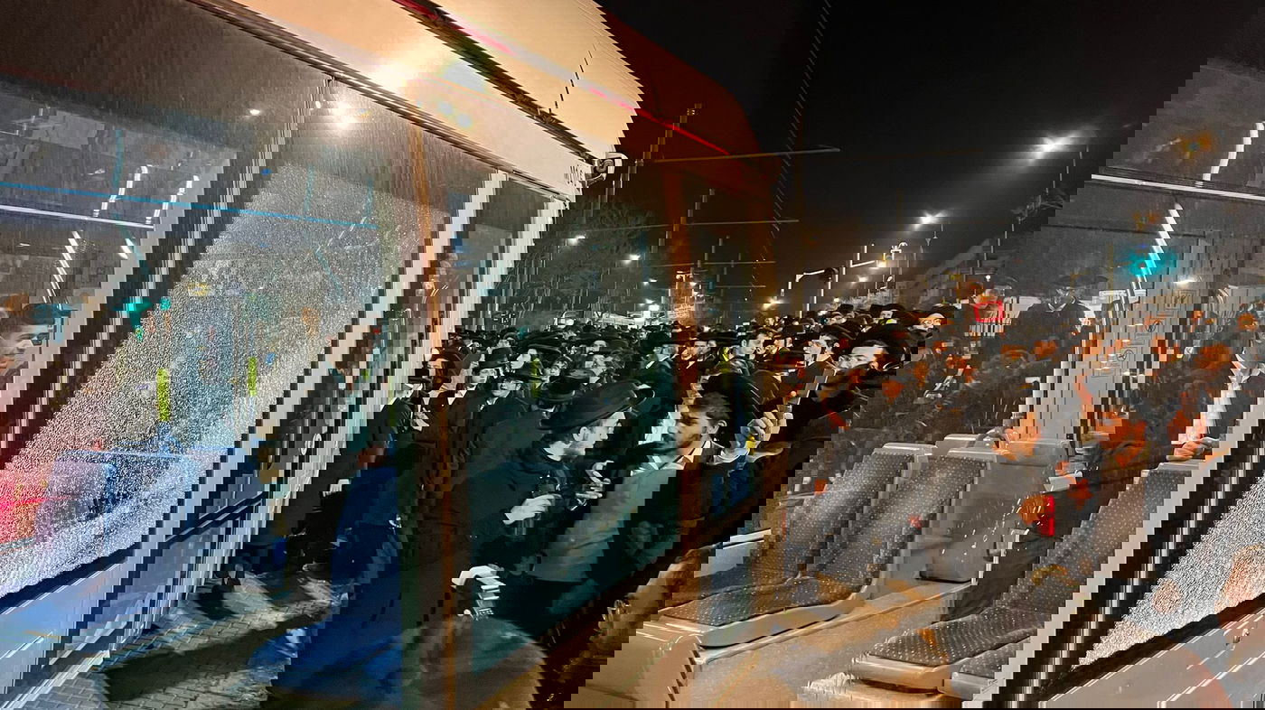 ב"מפגן הזדהות" של 'העדה' עם החשוד בהצתת החנות - עימותים עם המשטרה