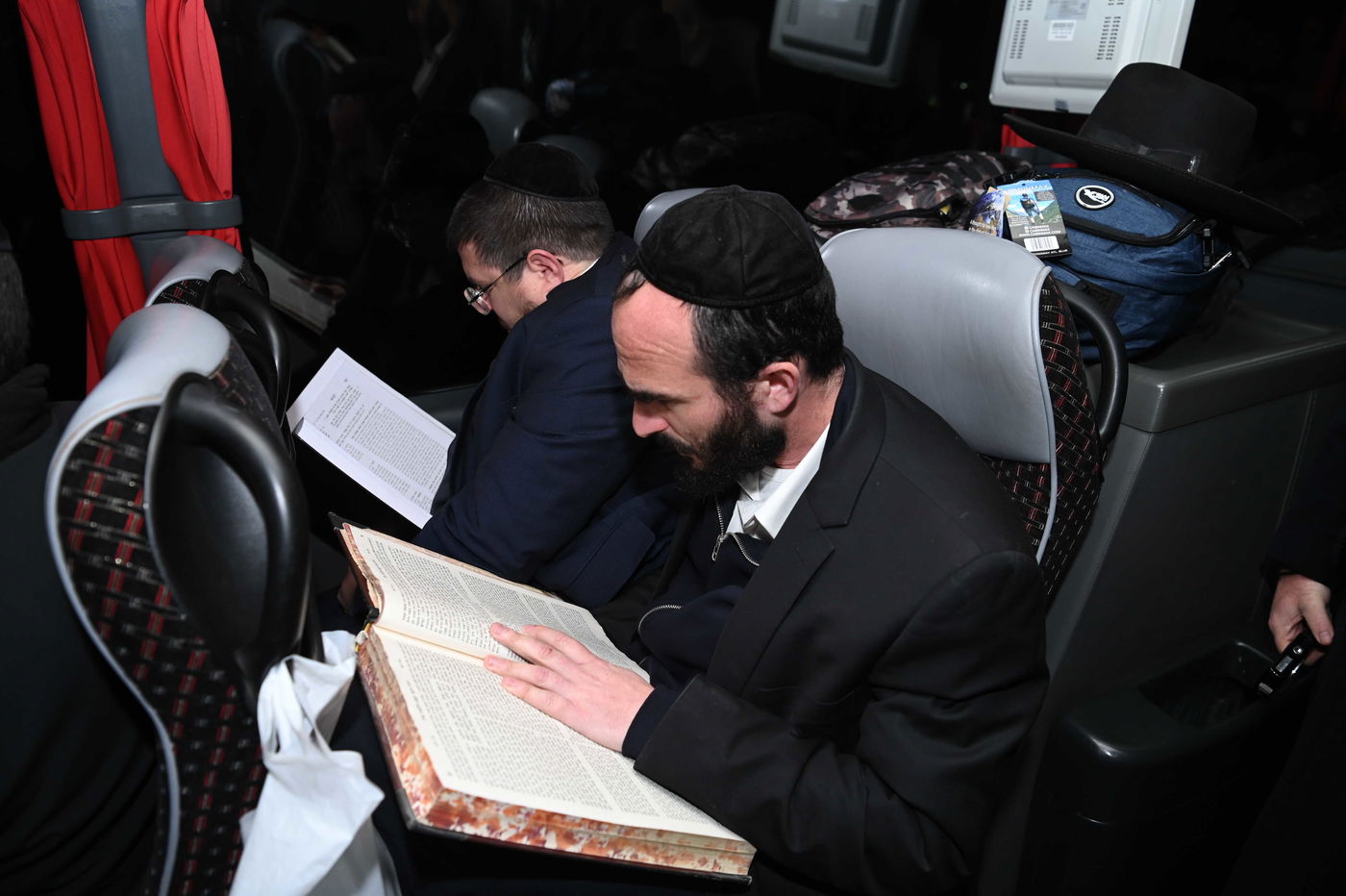 מסע היסטורי לחיתום תומכי 'רינה של תורה' בשטר הערבות של מרנא בעל ה'פלא יועץ' זיע"א