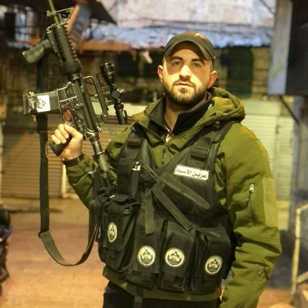 אחד המבוקשים