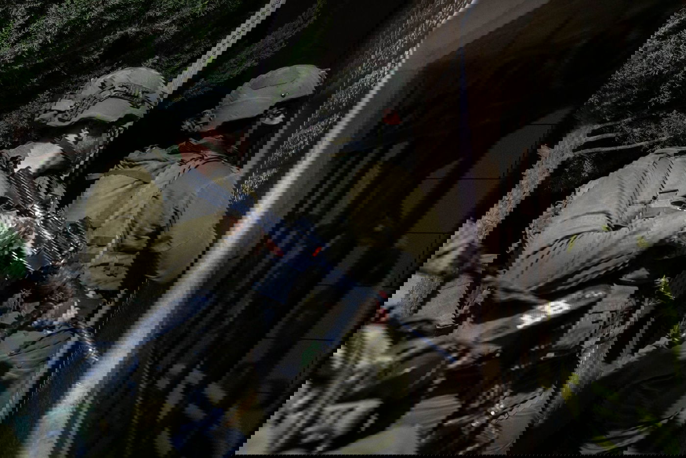 חמישה מבוקשים נעצרו על-ידי צה"ל והשב"כ | תיעוד