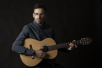 חנוך בן משה בסינגל חדש: "בלי להודיע"