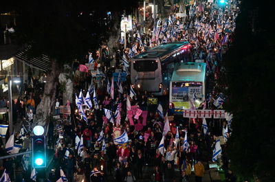 המחאות נגד הרפורמה: 19 נעצרו, בהם שתי מפגינות שנשכו שוטרים