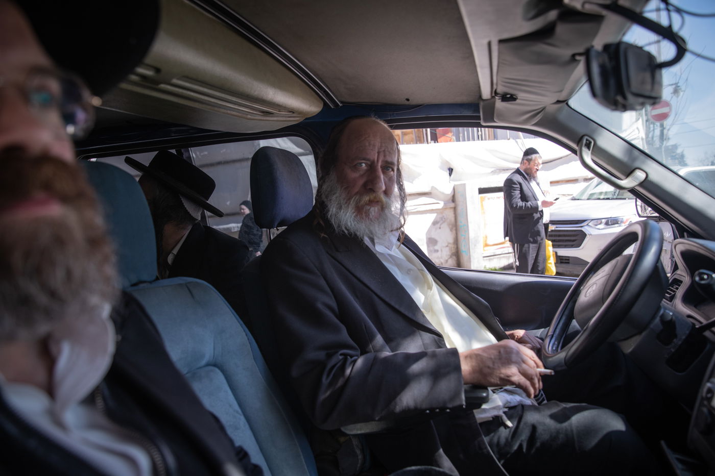 התורם ואנשי חברא קדישא נפרדו מספרי התורה השרופים