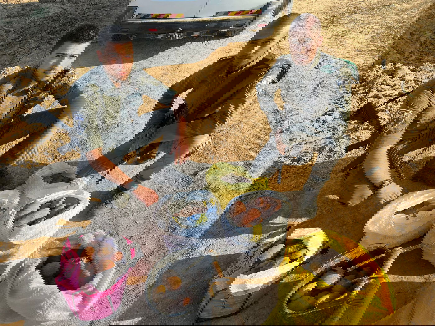 ניסו לגנוב תפוחי אדמה וגזר - ונעצרו על חם | תיעוד