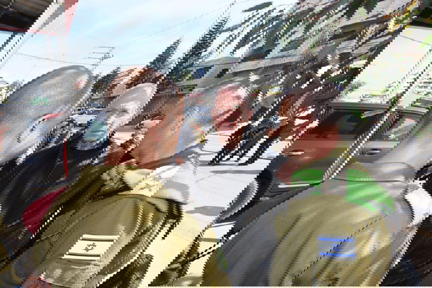 אחרי ליל הפרעות: שר הביטחון הגיע לביקור בחווארה