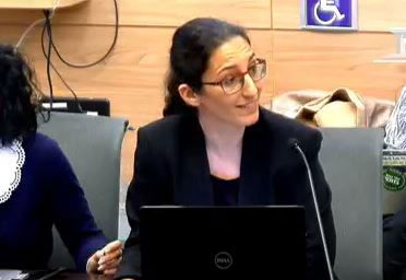 הנציגה בוחרת לא להשיב לשאלה | צפו