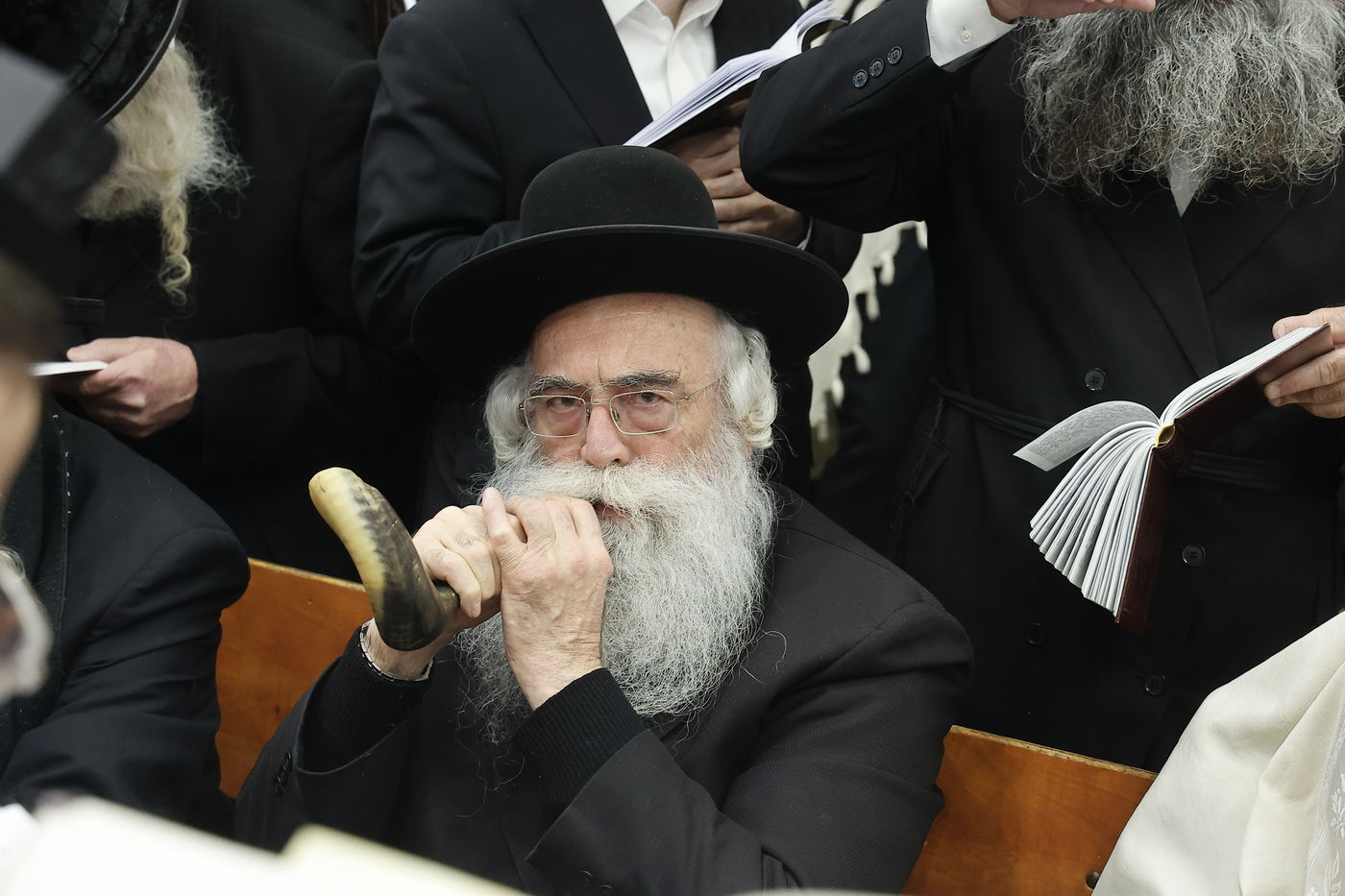 תיקון שובבי"ם אצל הגה"צ המקובל ר' אברהם אביש ציינוירט