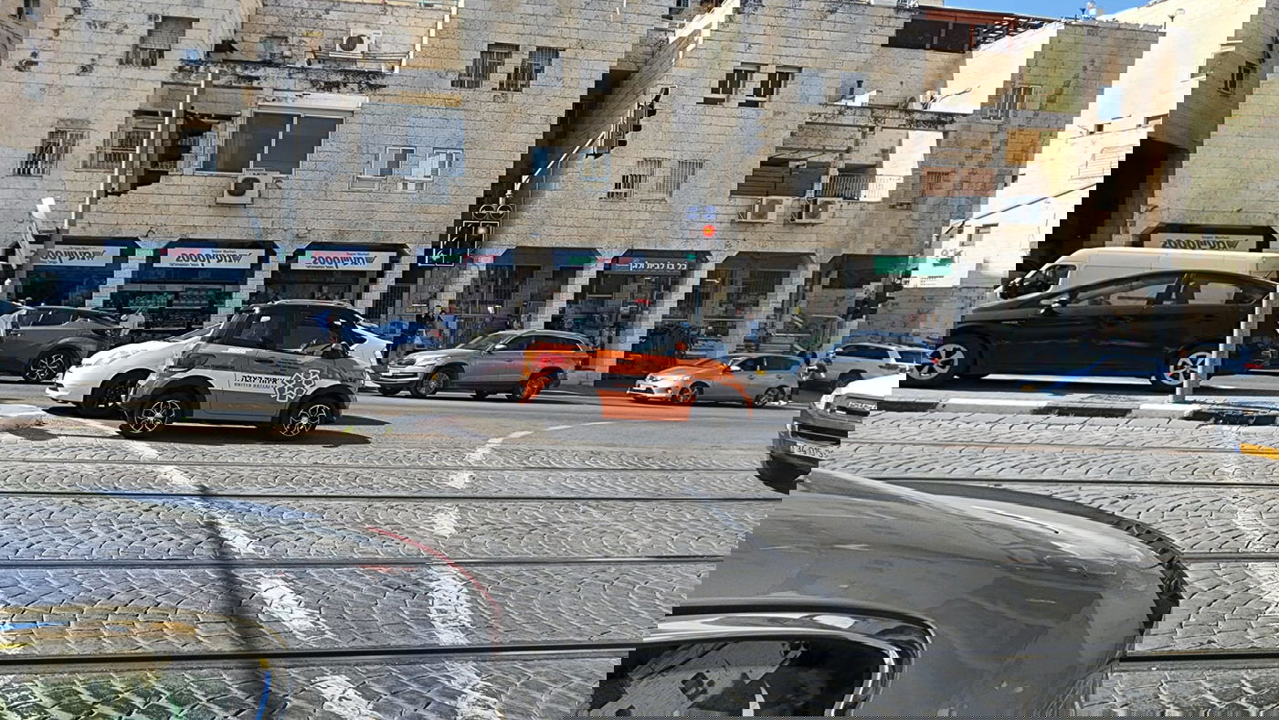 בלון גז התפוצץ בדירת מגורים בירושלים: אדם אחד נהרג ומספר פועלים נפצעו