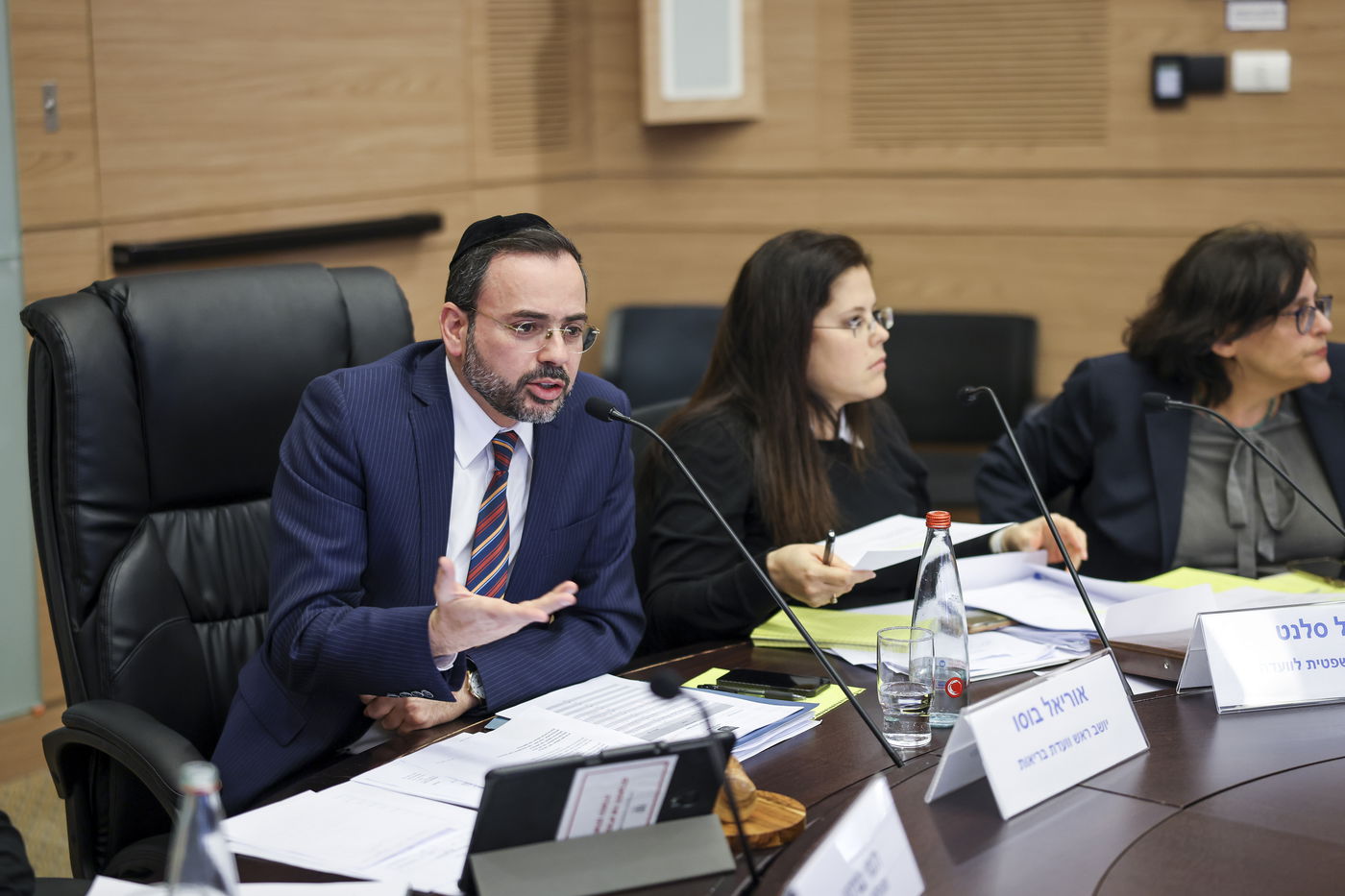 ועדת הבריאות דנה בהכנסת חמץ לבתי חולים | תיעוד