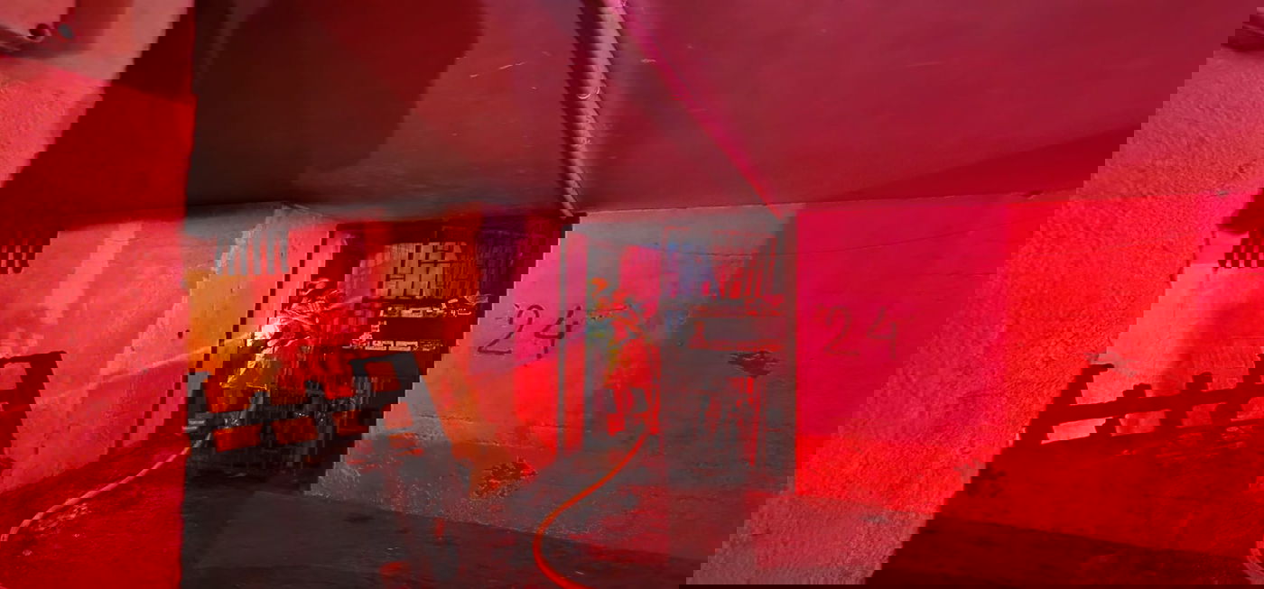 שמונה לכודים חולצו הלילה בשתי שריפות בחיפה | תיעוד