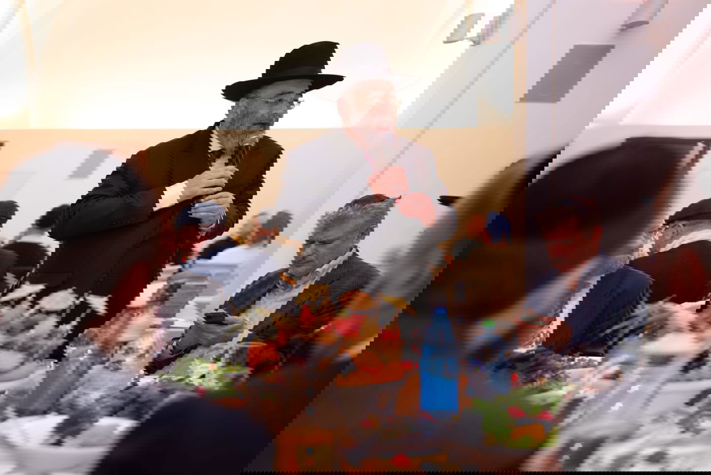 אוליגרכים ובחורי ישיבות: תיעוד מה'ירחי כלה' במוסקבה