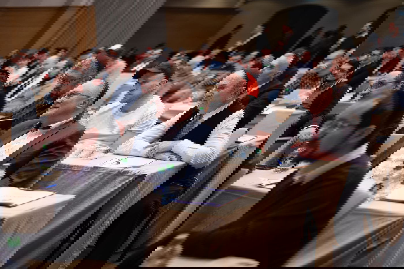 אוליגרכים ובחורי ישיבות: תיעוד מה'ירחי כלה' במוסקבה