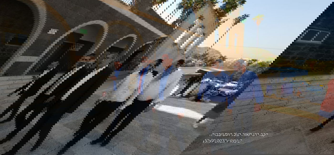 השר לשירותי דת בסיור במתחם הקבר בטבריה