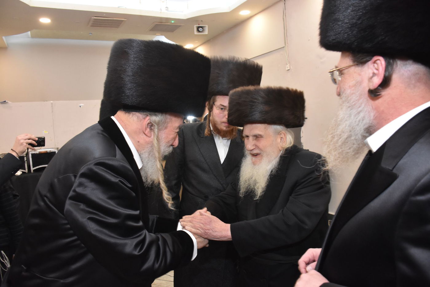 שמחת החתונה בחצר הקודש אשלג | צפו