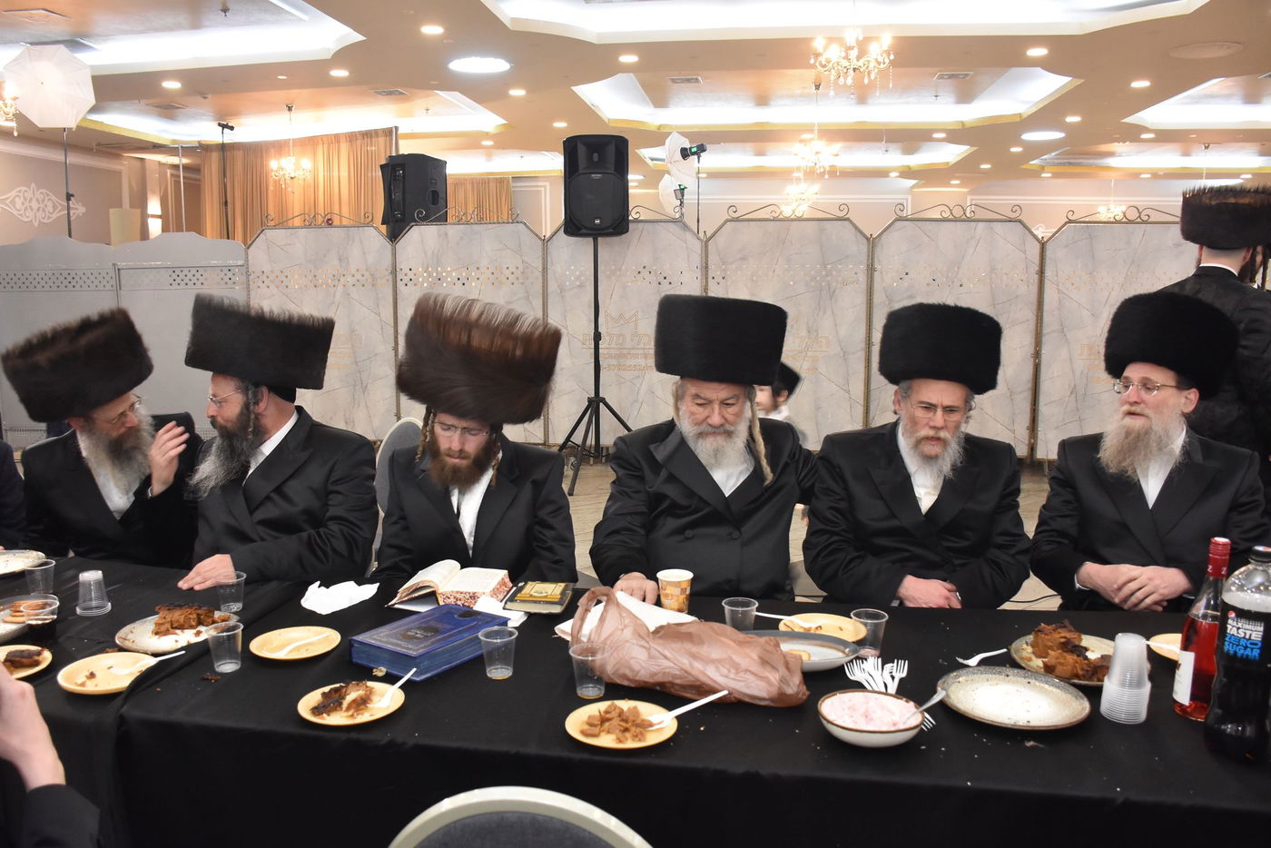 שמחת החתונה בחצר הקודש אשלג | צפו