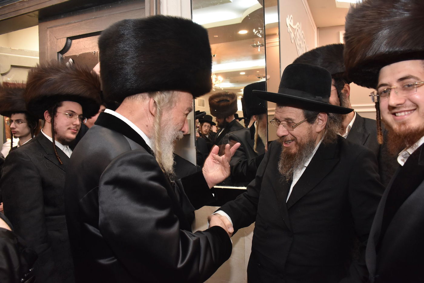 שמחת החתונה בחצר הקודש אשלג | צפו