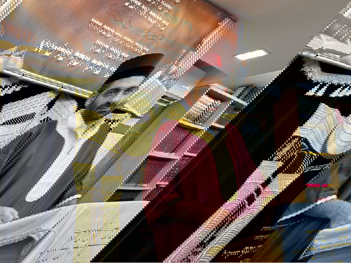 תיעוד: קריאת המגילה של הראשון לציון הגר״י יוסף