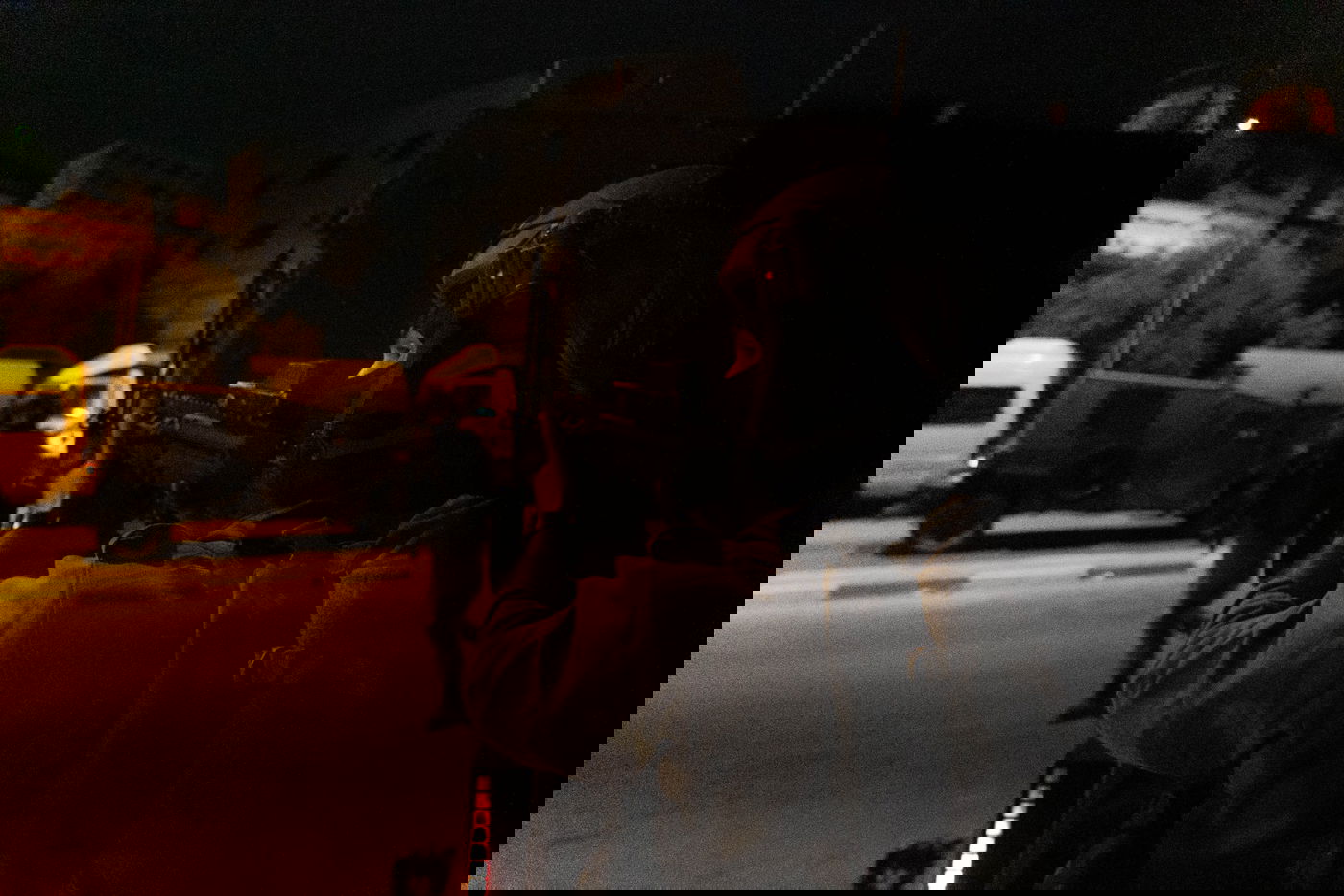 תחת ירי ויידוי אבנים: חמישה מבוקשים נעצרו | תיעוד