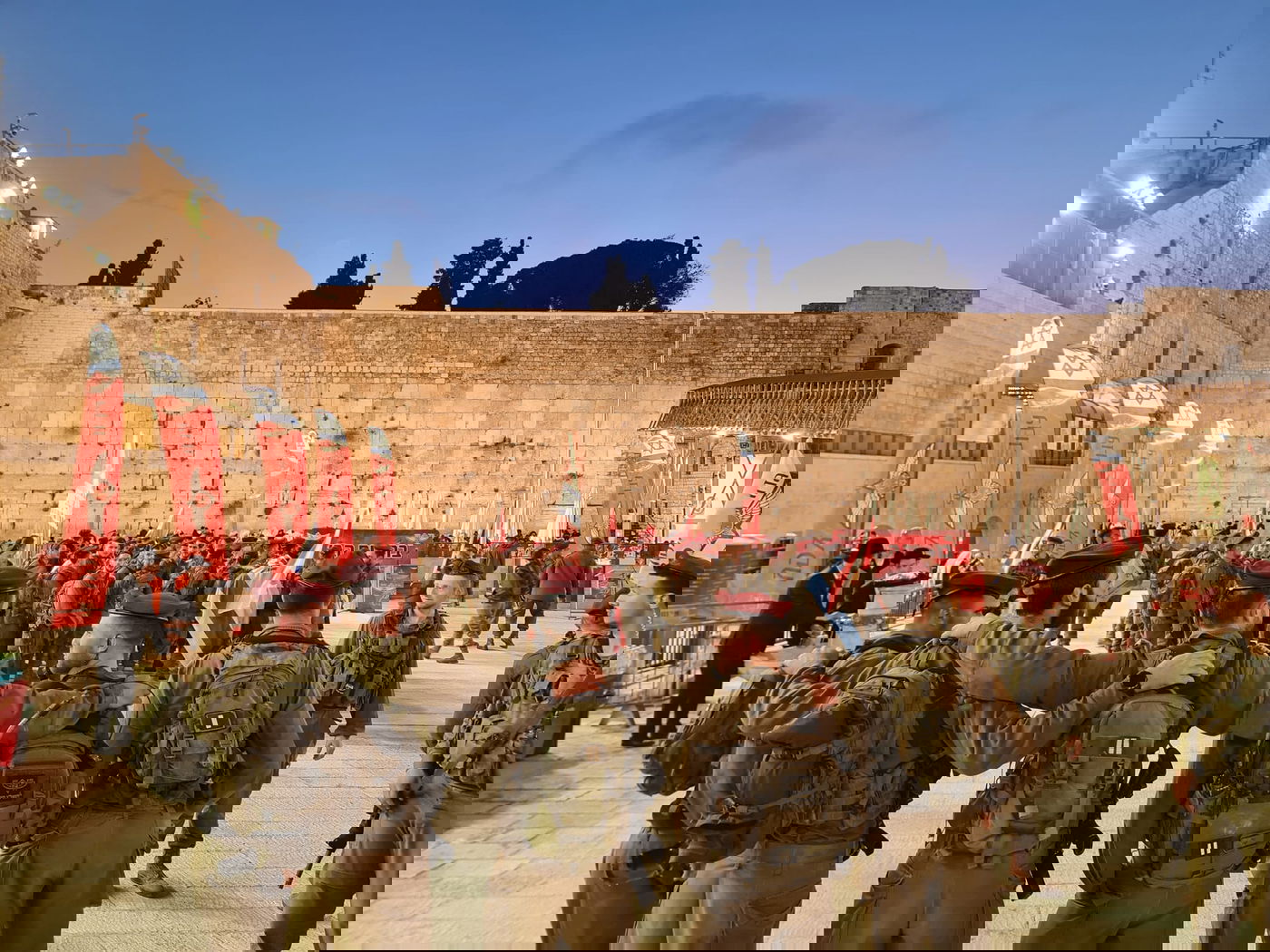 בוקר שושן פורים: אלפים והקצין שנפצע - בכותל המערבי • תיעוד