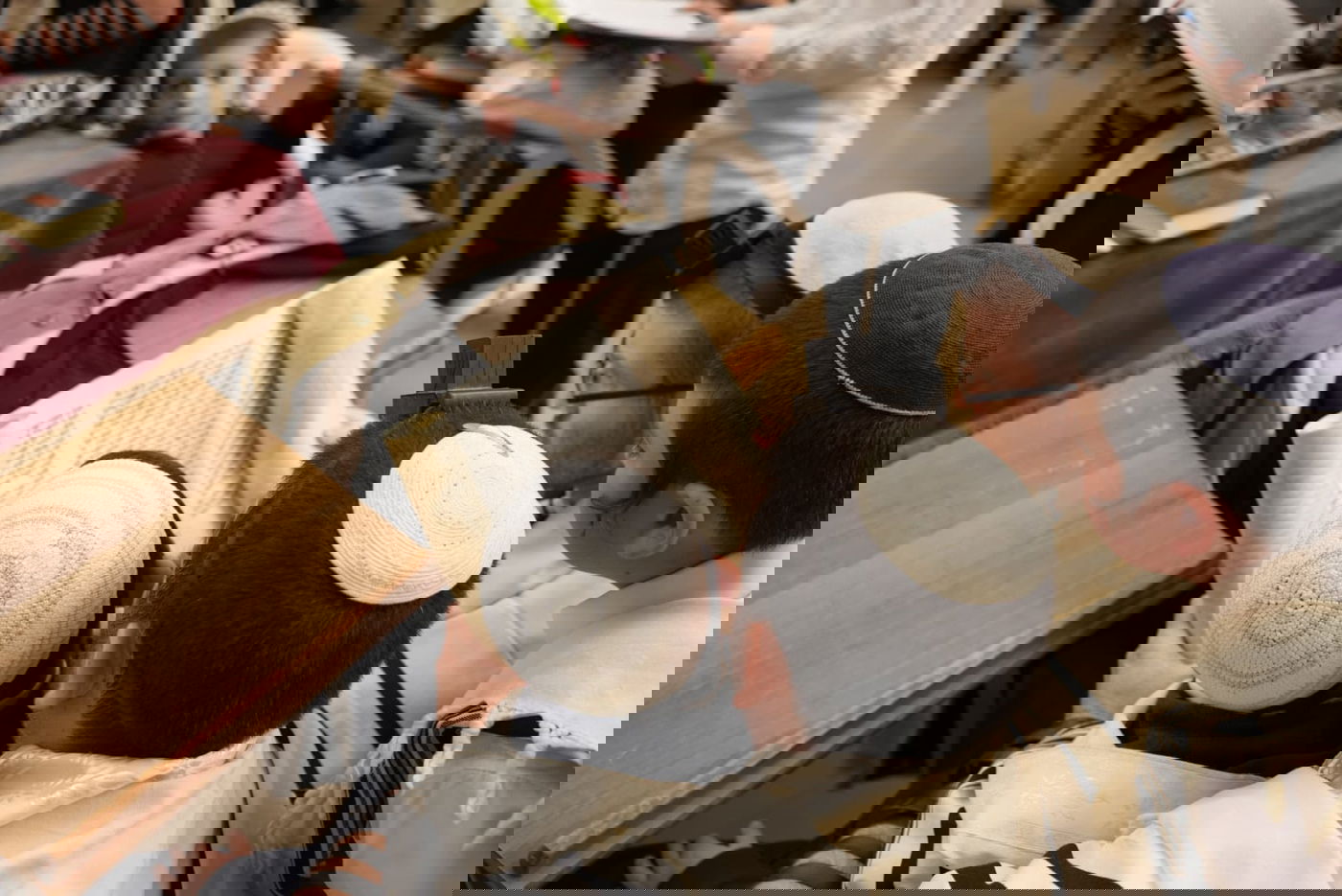 בוקר שושן פורים: אלפים והקצין שנפצע - בכותל המערבי • תיעוד