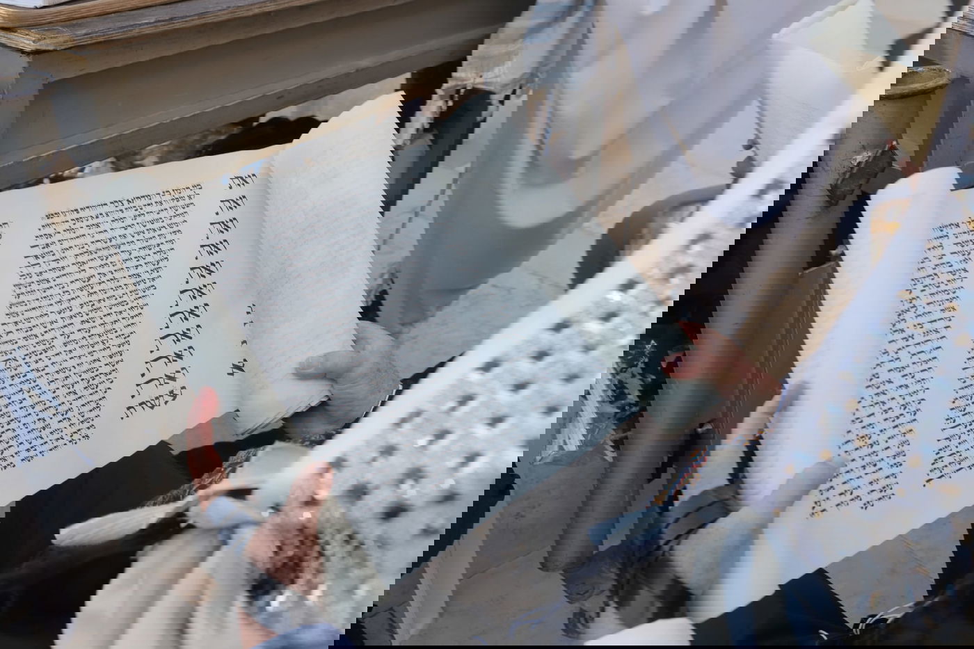 בוקר שושן פורים: אלפים והקצין שנפצע - בכותל המערבי • תיעוד