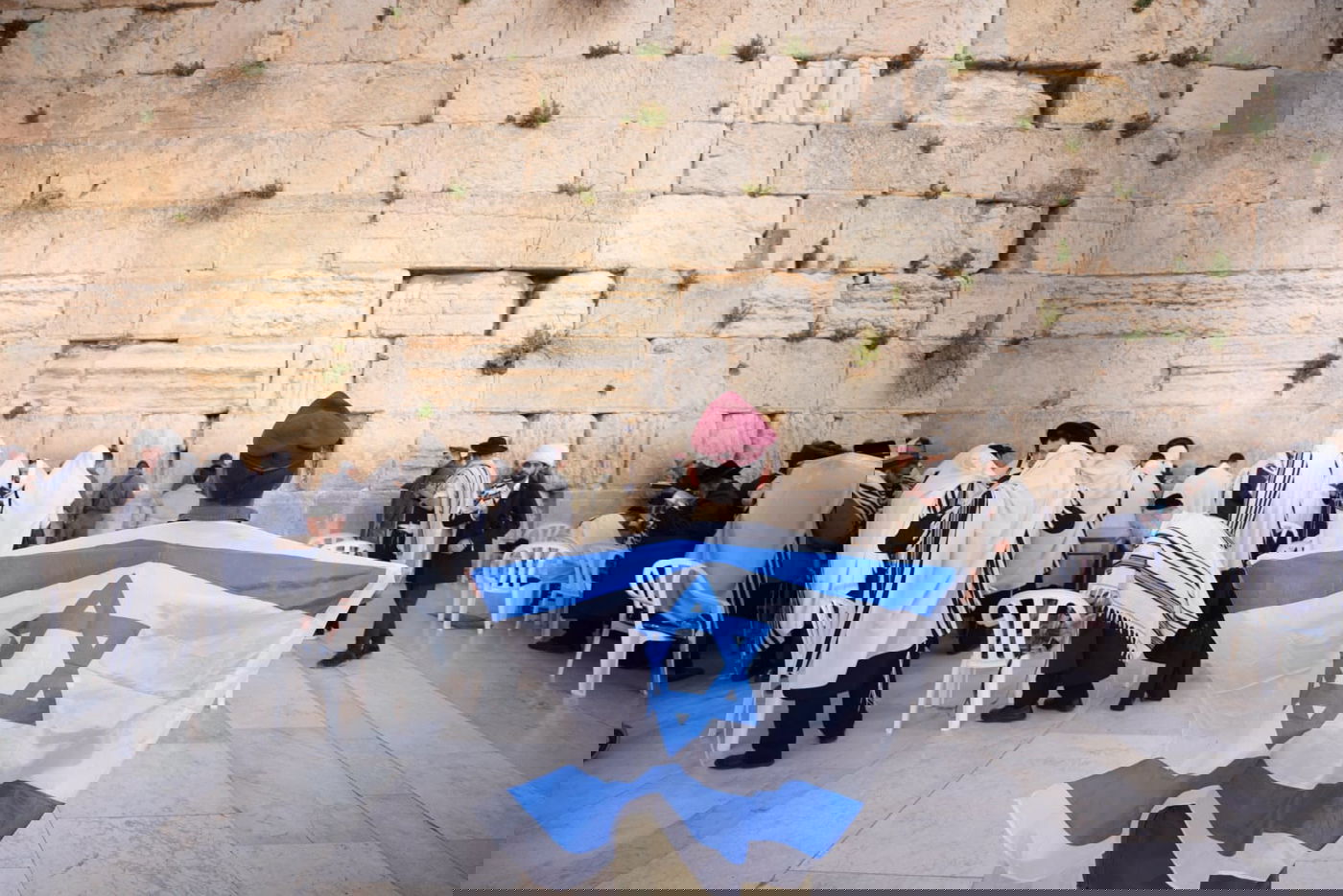 בוקר שושן פורים: אלפים והקצין שנפצע - בכותל המערבי • תיעוד