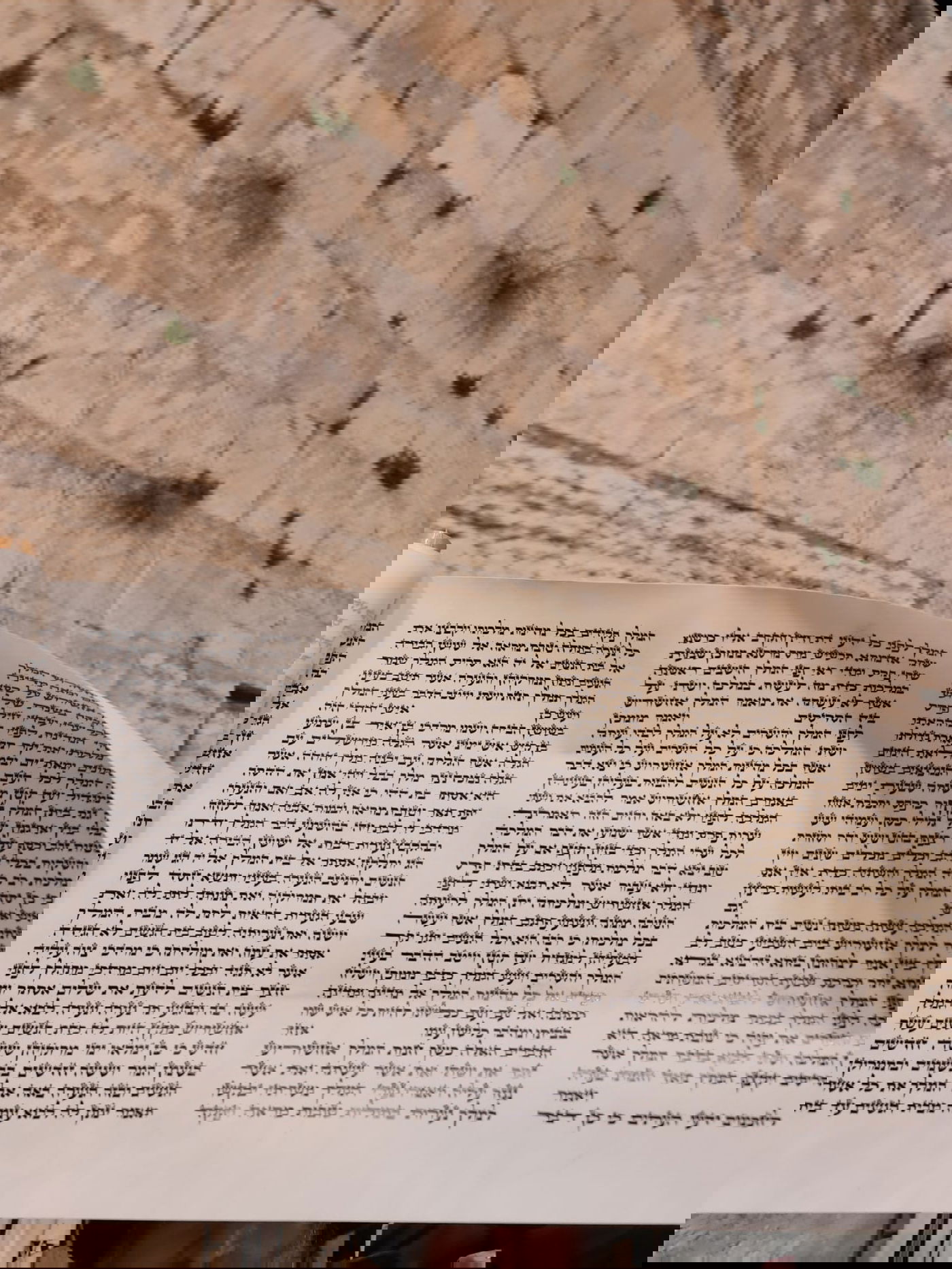 בוקר שושן פורים: אלפים והקצין שנפצע - בכותל המערבי • תיעוד