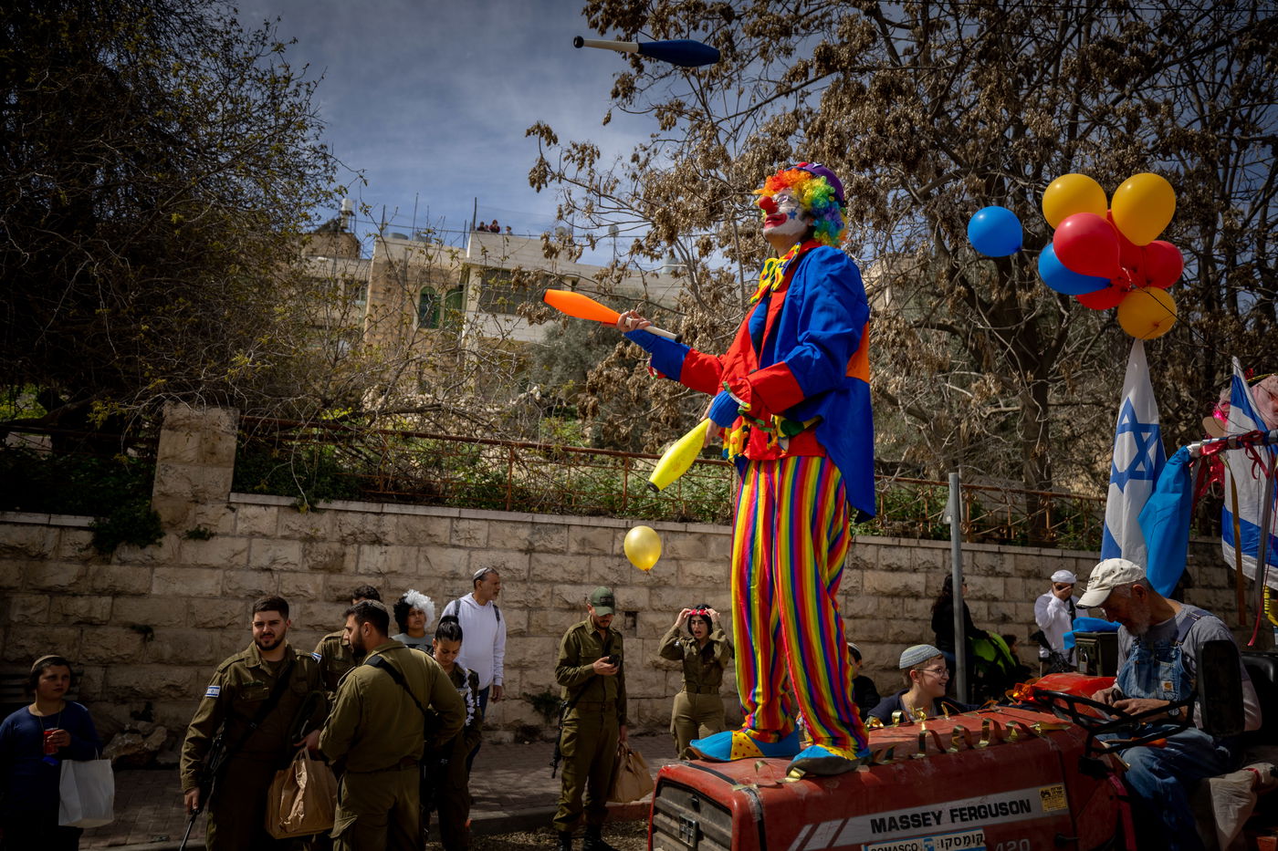 תחת אבטחה כבדה: כך חגגו פורים בחברון • גלריה