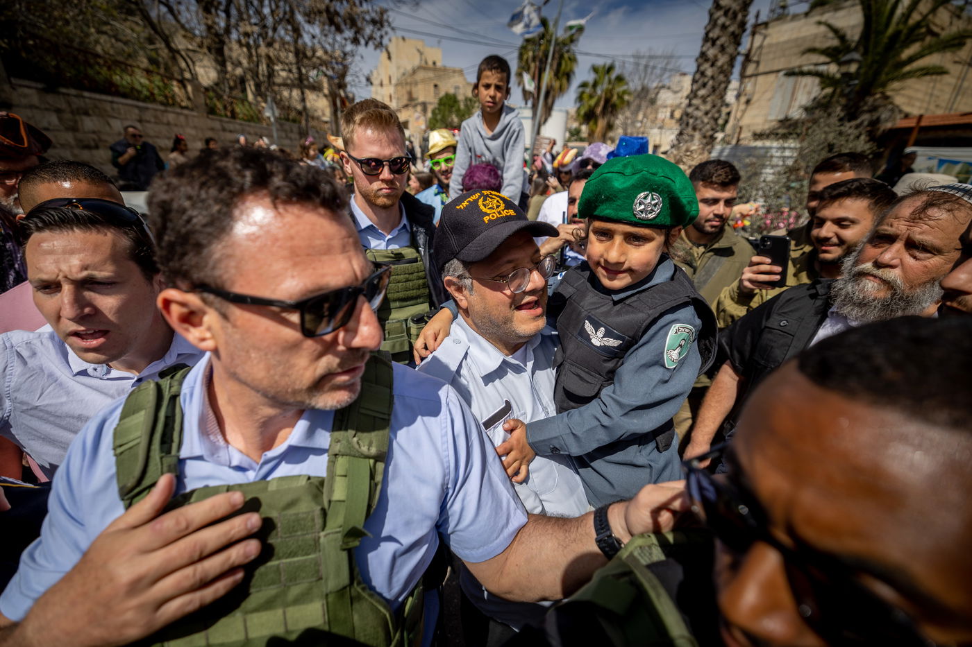תחת אבטחה כבדה: כך חגגו פורים בחברון • גלריה