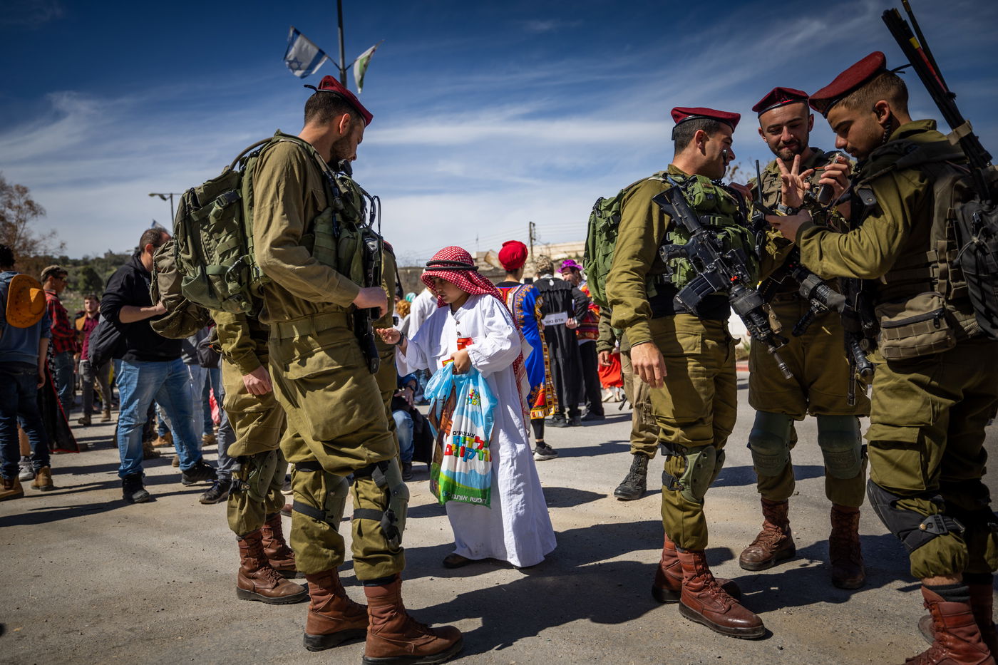 תחת אבטחה כבדה: כך חגגו פורים בחברון • גלריה