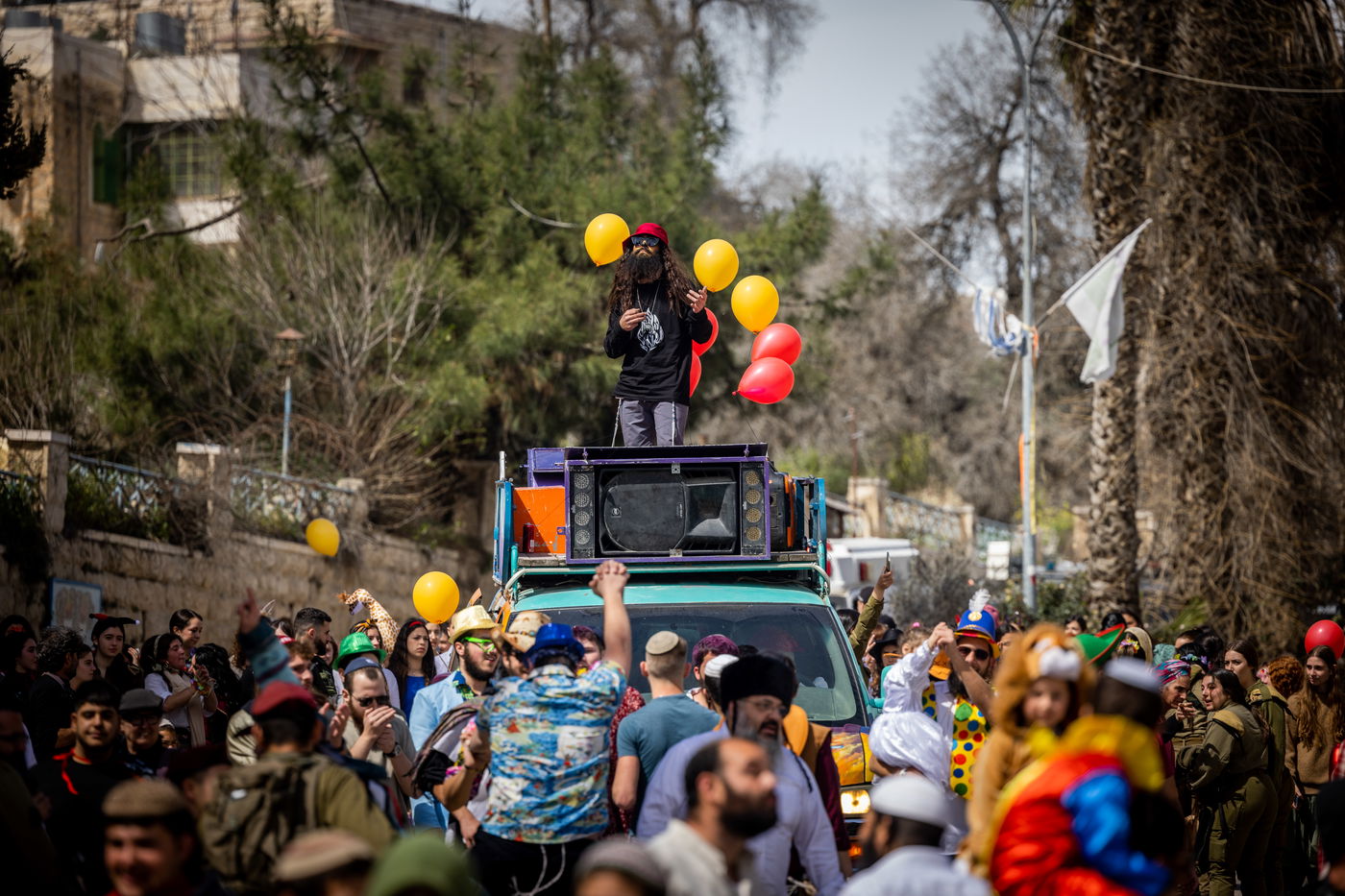 תחת אבטחה כבדה: כך חגגו פורים בחברון • גלריה