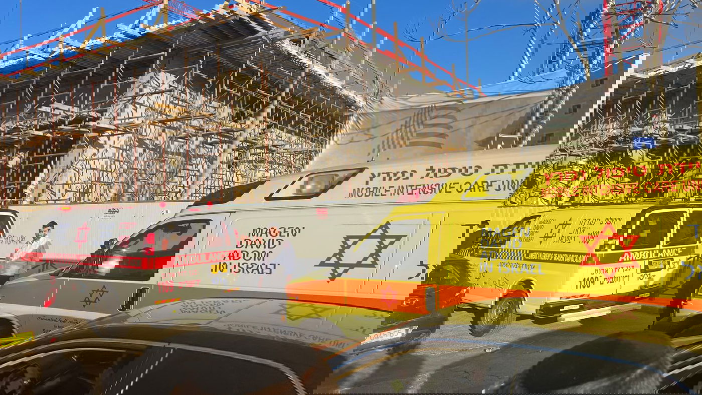 ירושלים: שלושה אחים חרדים הולכי רגל נפגעו מרכב