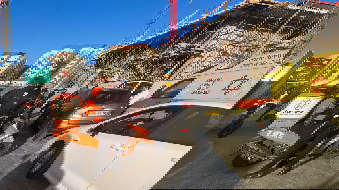 ירושלים: שלושה אחים חרדים הולכי רגל נפגעו מרכב