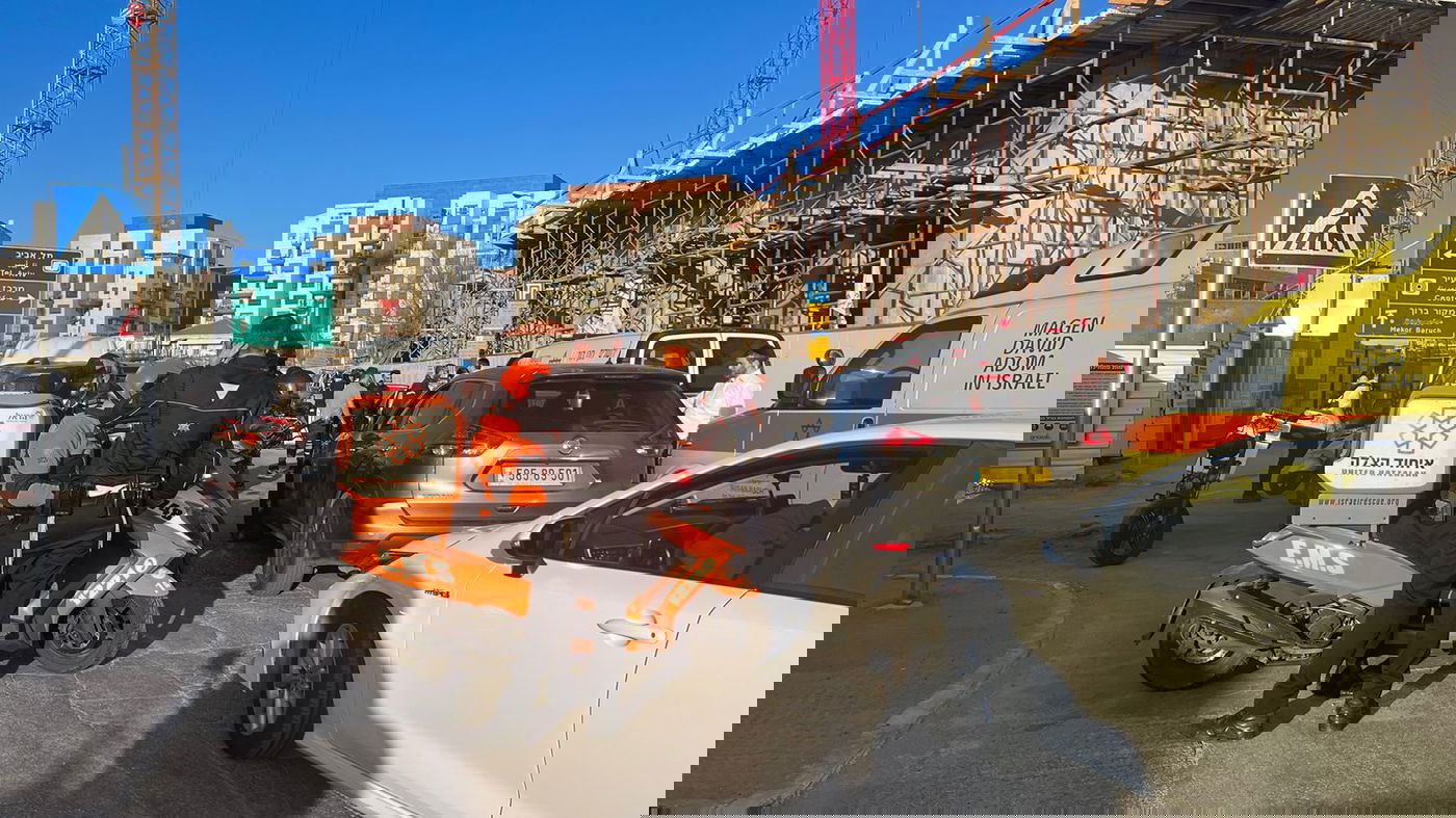 ירושלים: שלושה אחים חרדים הולכי רגל נפגעו מרכב